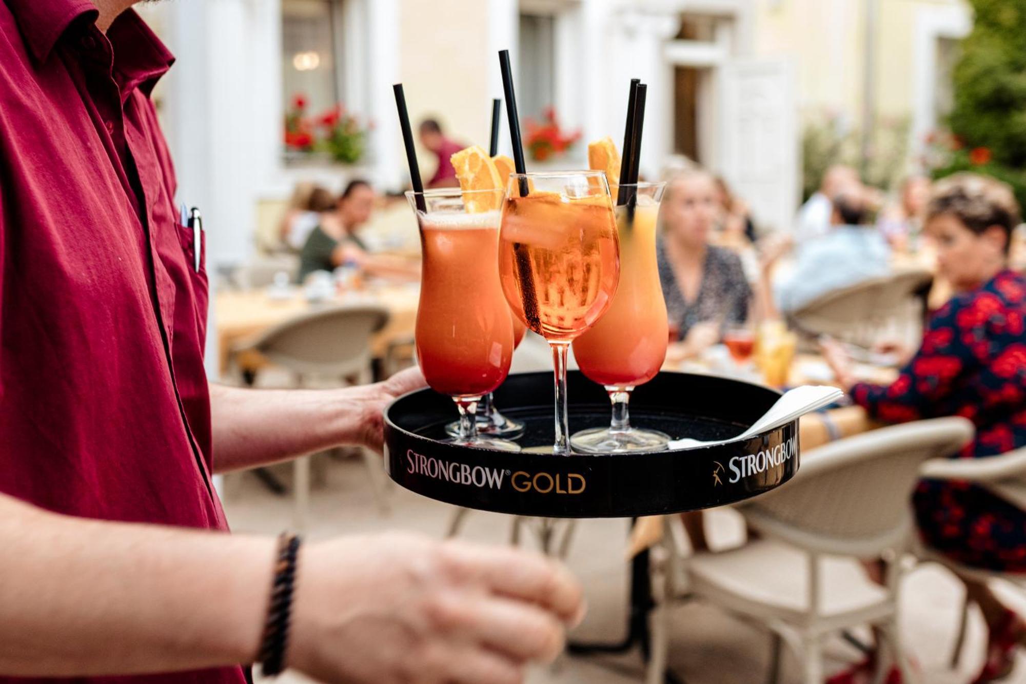 Hotel Korona Wellness, Rendezvény és Borszálloda Eger Kültér fotó